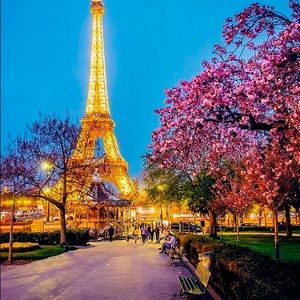 Meet your Posher, Laurie